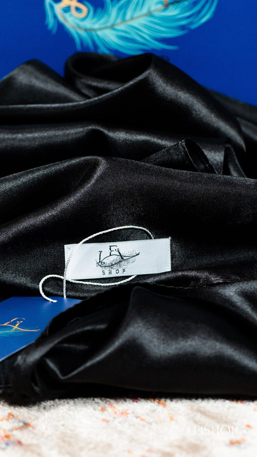 Carré de satin Noir