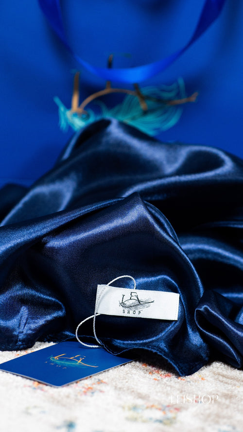 Carré de satin Bleu foncé