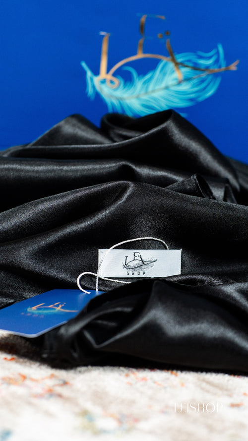 Carré de satin Noir