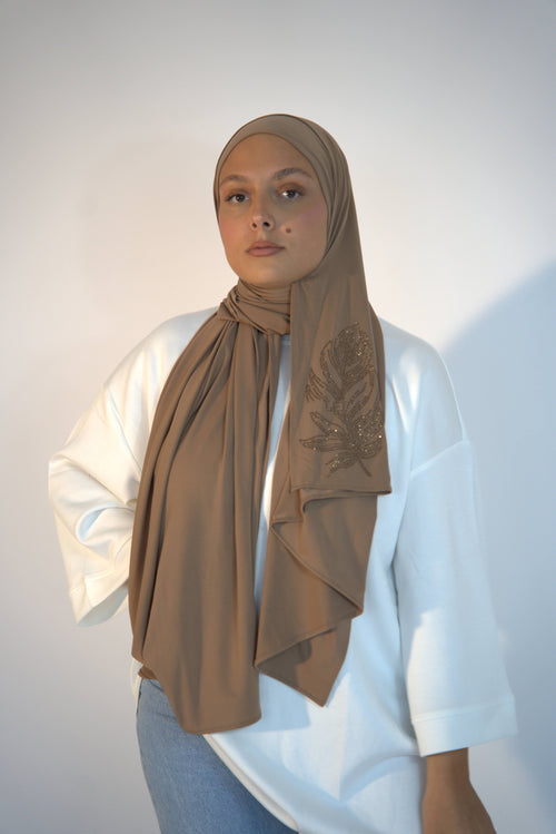 Large Hazelnut Feather