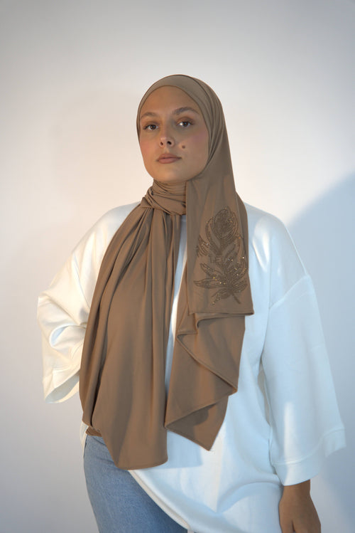 Large Hazelnut Feather