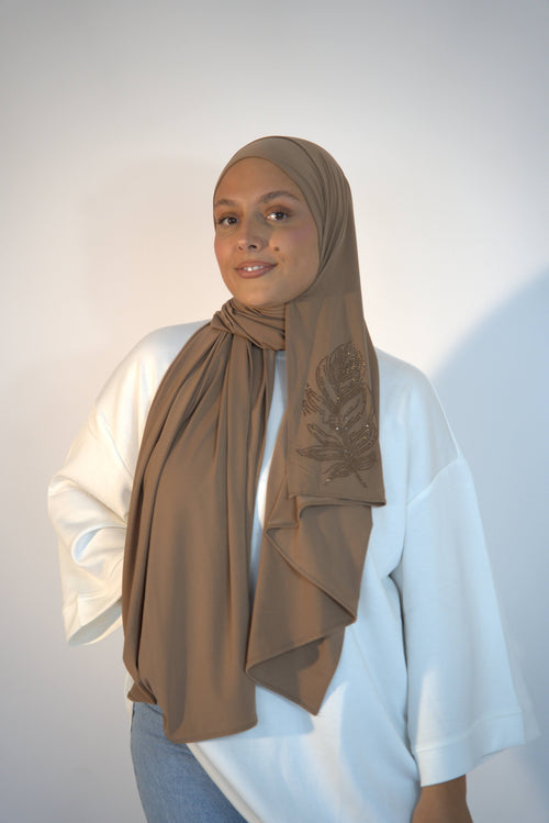 Large Hazelnut Feather